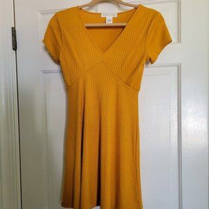 Planet Gold size small yellow-gold dress